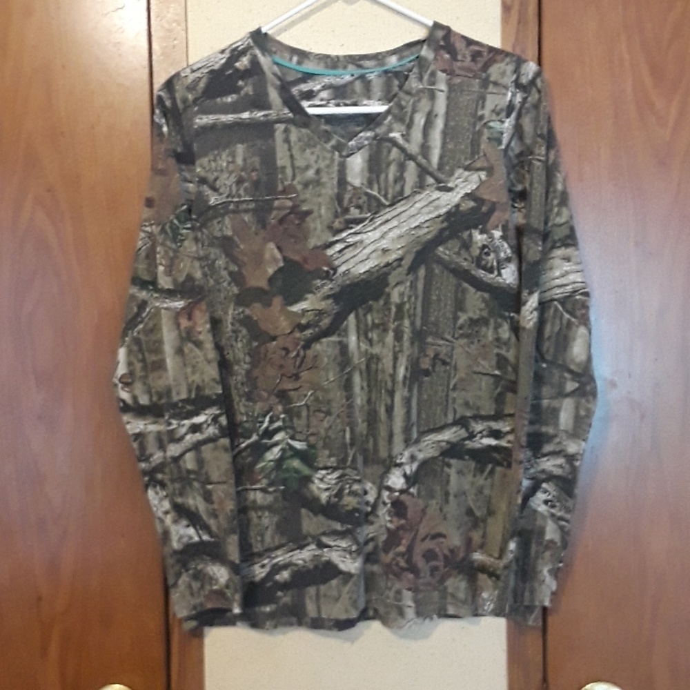 💖NEW LISTING💖 Mossy Oak camo shirt